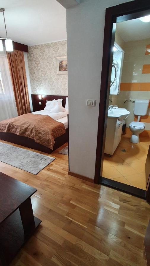 Pensiunea Select Arad Exterior photo