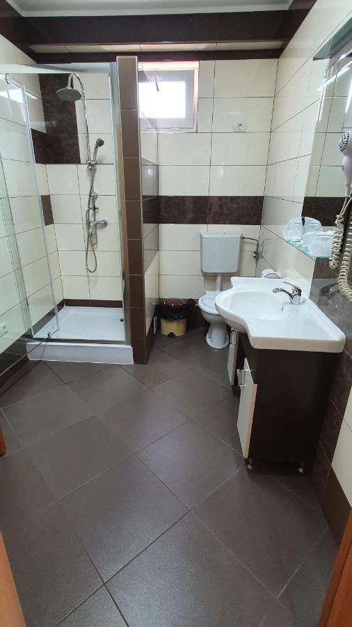 Pensiunea Select Arad Exterior photo