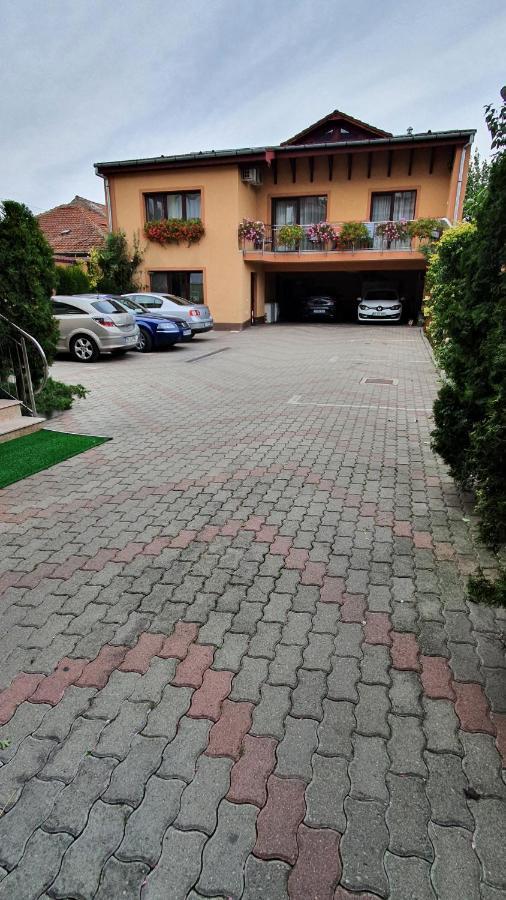Pensiunea Select Arad Exterior photo