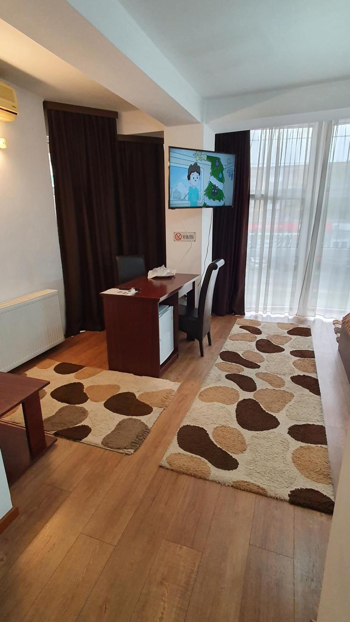 Pensiunea Select Arad Exterior photo